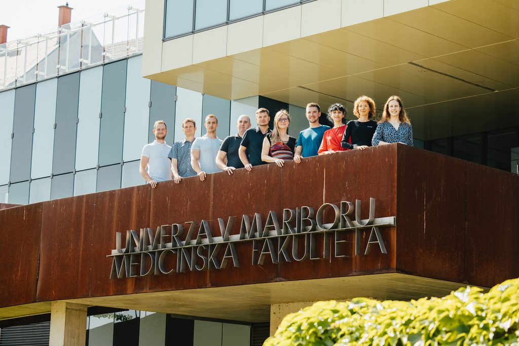 IBV team standing in front of the Faculty of Medicine, University of Maribor